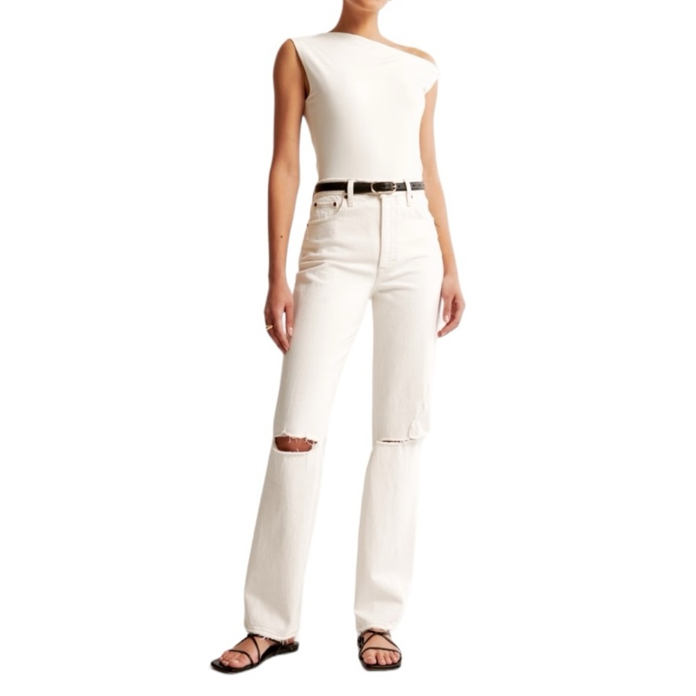 Ultra high rise straight leg jeans New cream cotton. 30”w x 29.5” length